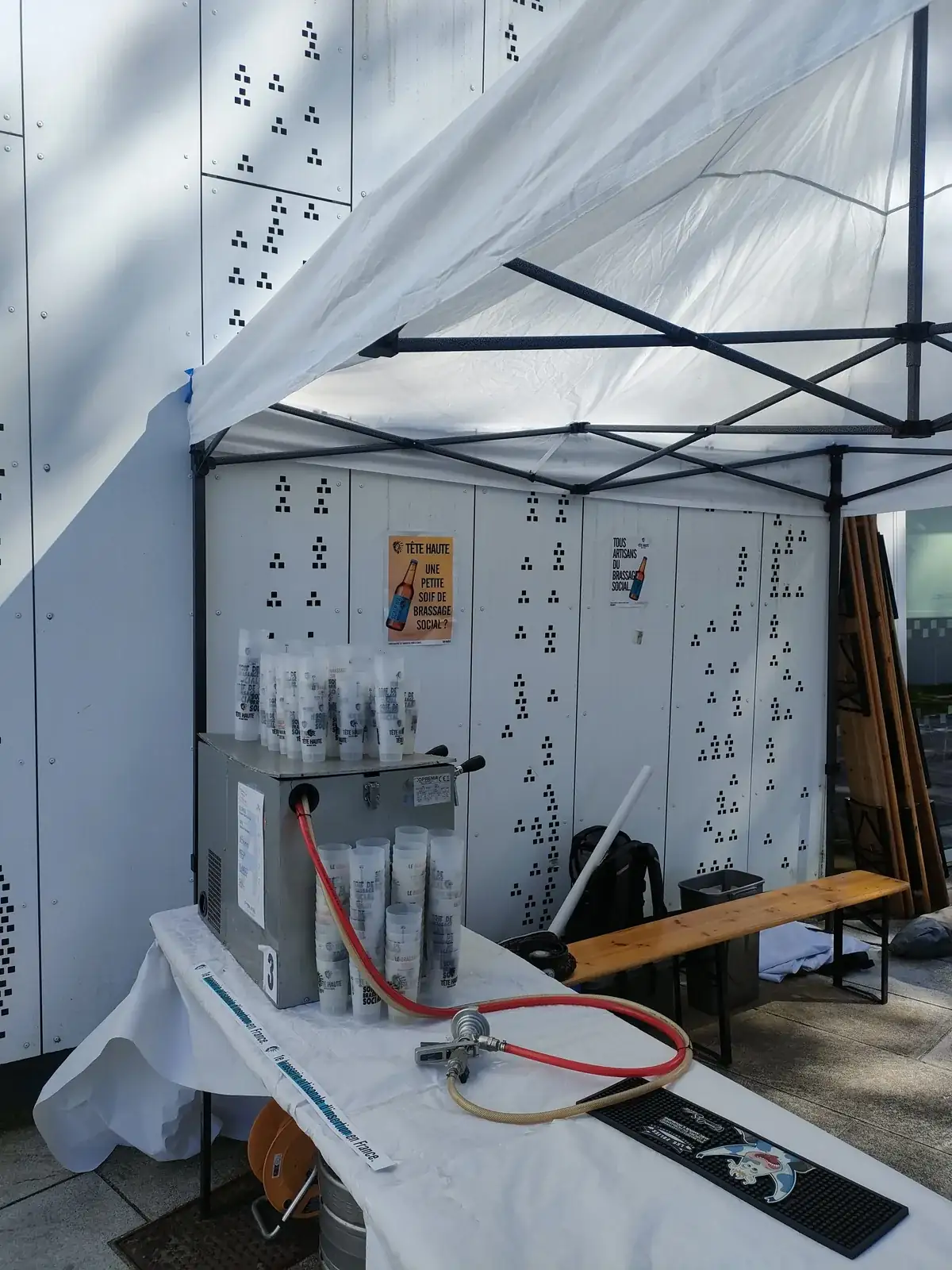Le stand À Ton Aise monté lors d’une prestation hors les murs